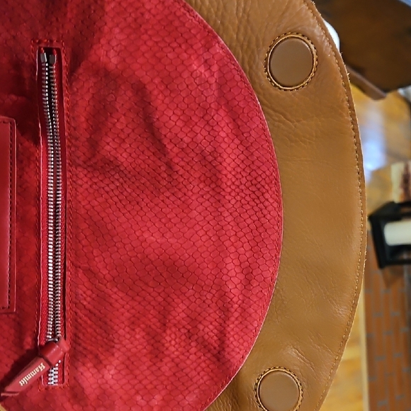 Beautiful, Hammitt Tan Shoulder Bag that also has an adjustable cross body strap - Picture 4 of 6